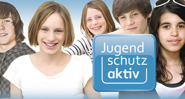 Kampagnenbild mit Jugendlichen und dem Logo